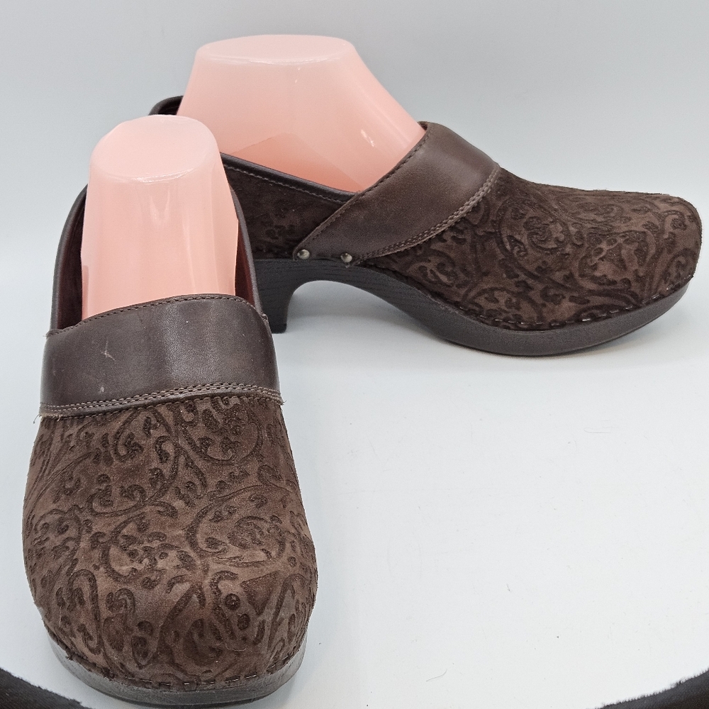 Dansko Prima brown suede leather clogs size 40 US size 9.5 / 10